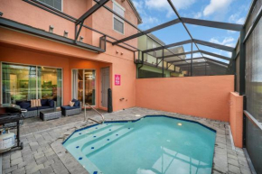 Vibrant Townhome w Private Pool, near Disney